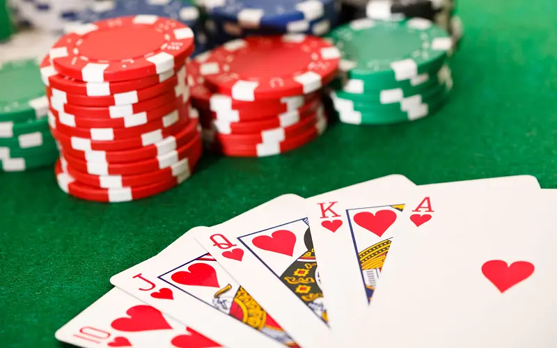 Các Cách Chơi Poker Phổ Biến Tại Sunvip